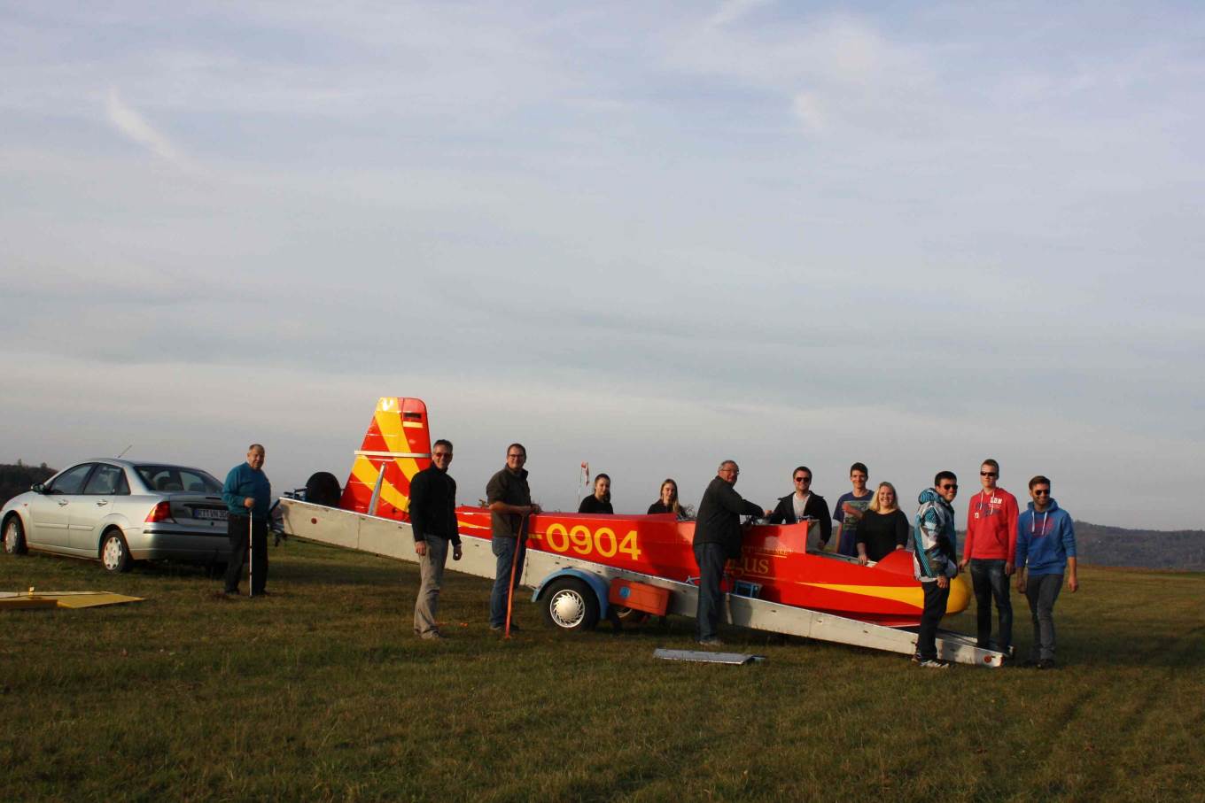 Unsere Ka 8 beim Verladen auf ihren Transportanhänger Almabtrieb